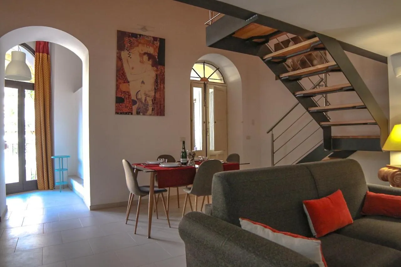 Ferienwohnung Mega House Catania Italien